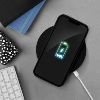 SILIKON-CASE schwarz für Apple iPhone 16